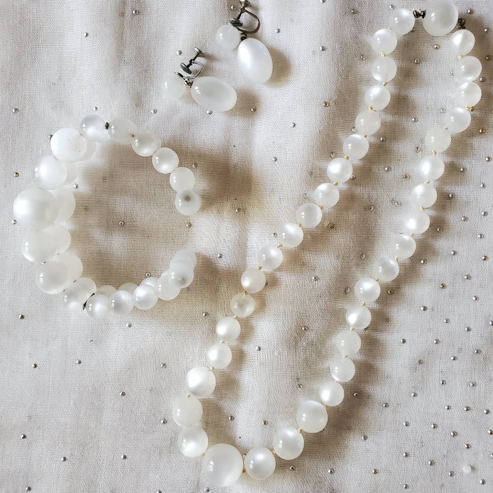 1950s White  Moon glow 3 pc set